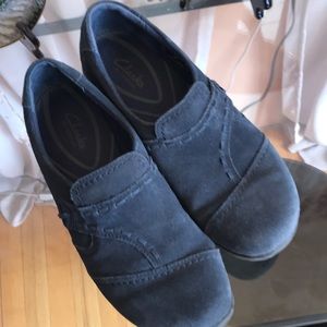 Used pair of Clarks in motion shoes. Blue, size 10M